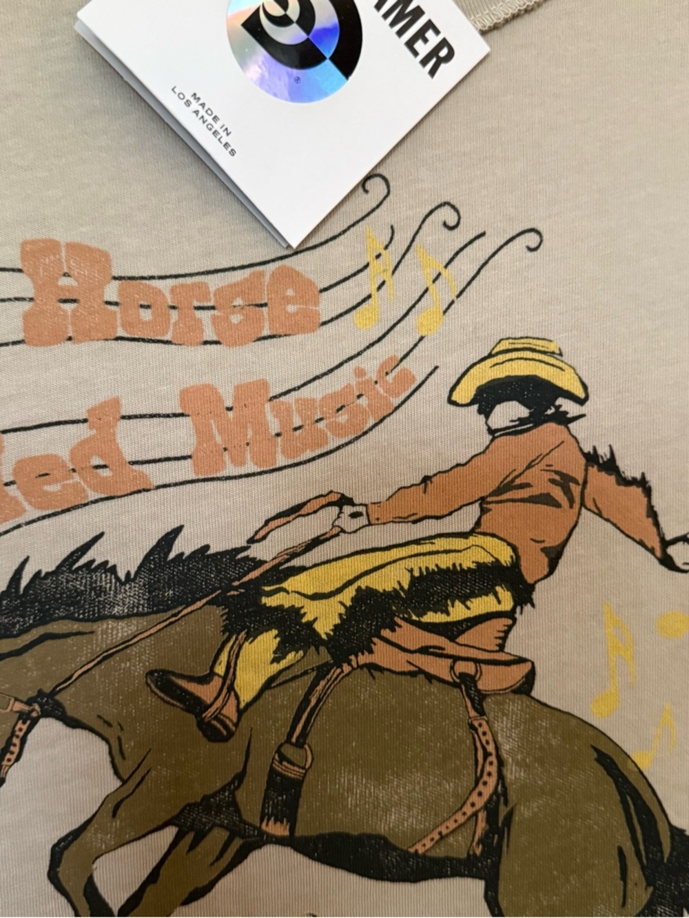 Daydreamer Willie Nelson Horse Called Music Reverse Girlfriend Tee NWT - Picture 7 of 16